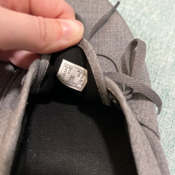 Gray chambray low top Vans - Picture 3 of 3